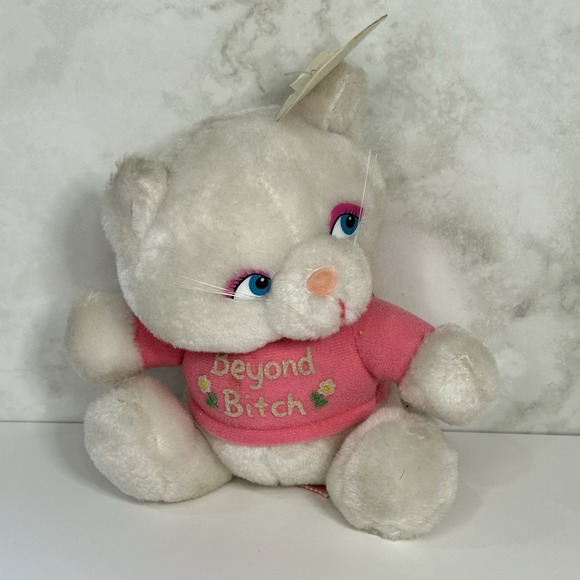 Russ Other - Russ Luv Pets White Kitty w/tags Cat Shirt Funny Saying Plush‎ Collectible 7"